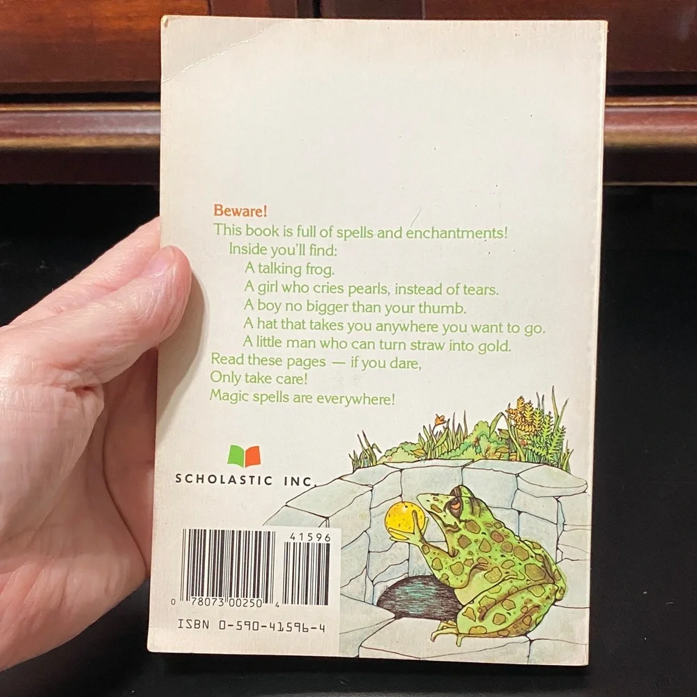 Vintage 1977 volume of Grinms’ Fairy Tales book